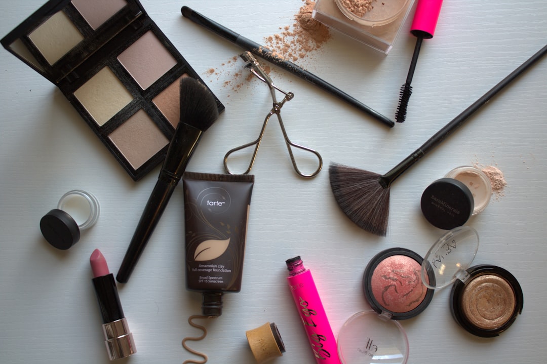Clean Makeup App: 5 Best Tools for Non-Toxic Beauty Scanning